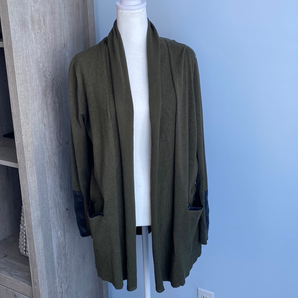 Market & Spruce XL olive cardigan with faux leather detail on pockets and cuffs
